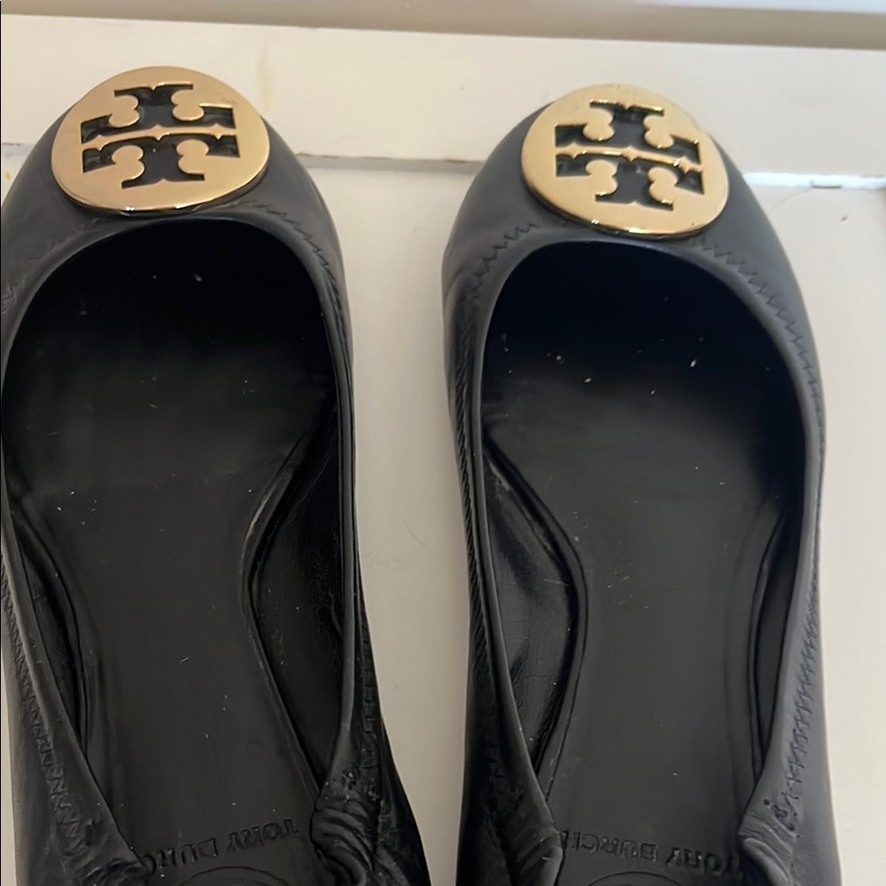 Tory Burch Black Leather Ballet Flats with Gold Logo Medallions - Picture 8 of 8